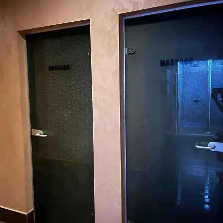 Apartmanhotel Cornelia Deluxe 4*