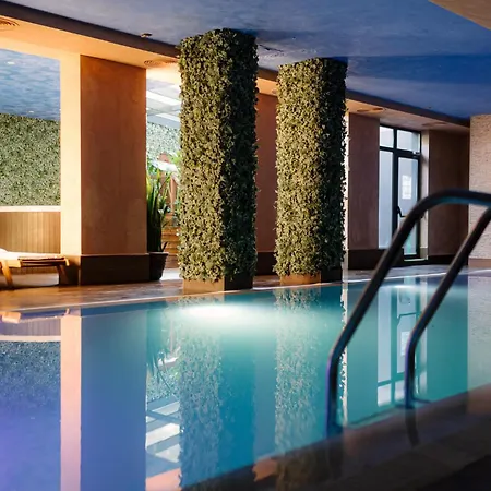 Cornelia Deluxe Apartmanhotel 4*