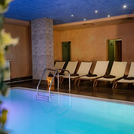 Cornelia Deluxe Apartmanhotel Banszko