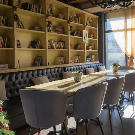 Cornelia Deluxe Apartmanhotel