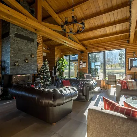 Cornelia Deluxe Apartmanhotel 4*