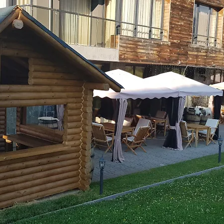 Cornelia Deluxe Banszko