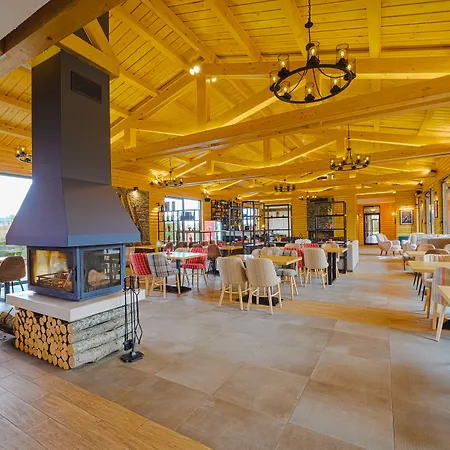 Apartmanhotel Cornelia Deluxe 4*