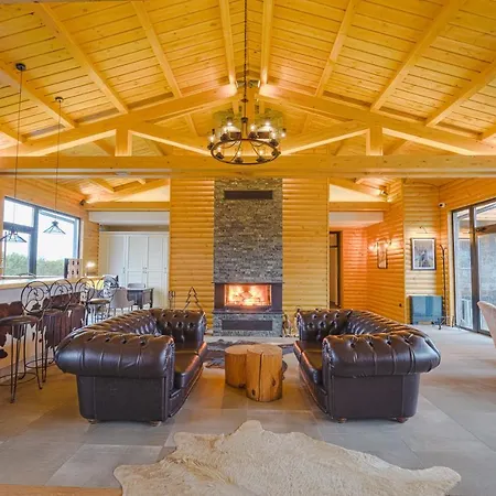 Cornelia Deluxe Aparthotel 4*