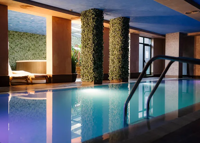 Cornelia Deluxe Lejlighedshotel 4*