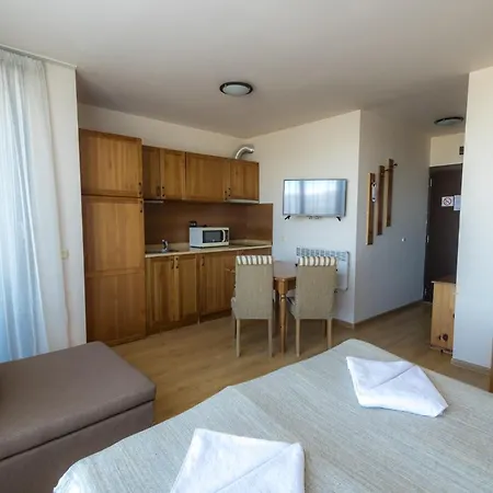 Cornelia Deluxe Aparthotel 3*