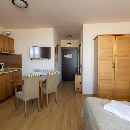 Cornelia Deluxe Aparthotel Bansko