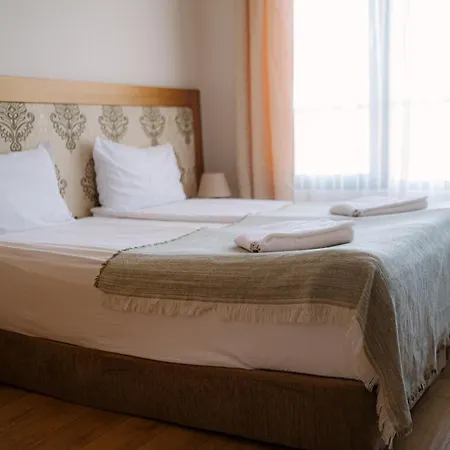 Cornelia Deluxe Aparthotel 3*